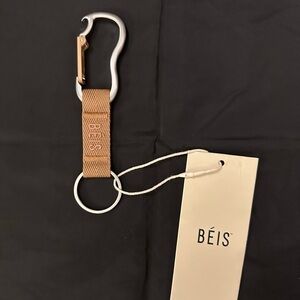 NWT BÉIS The Carabiner in Camel — Sold Out!
